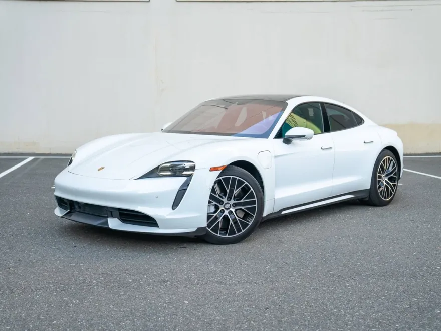 2020 Porsche Taycan Turbo photo 1