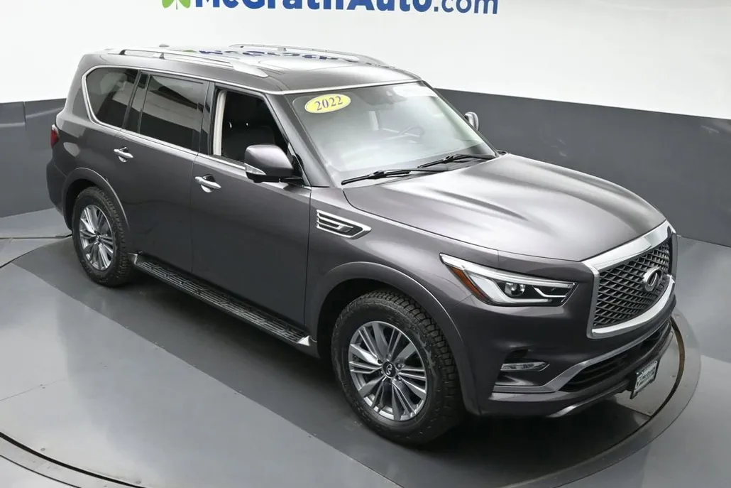 2022 Infiniti QX80 Luxe photo 1