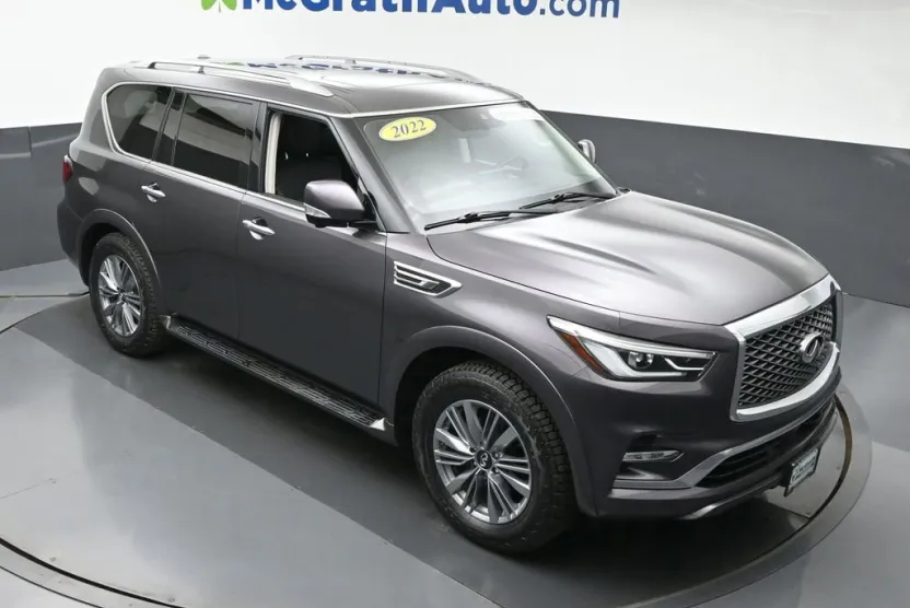 2022 Infiniti QX80 Luxe photo 1