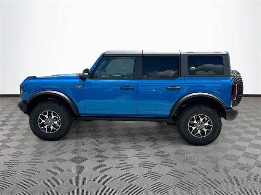 2025 Ford Bronco Badlands photo 1