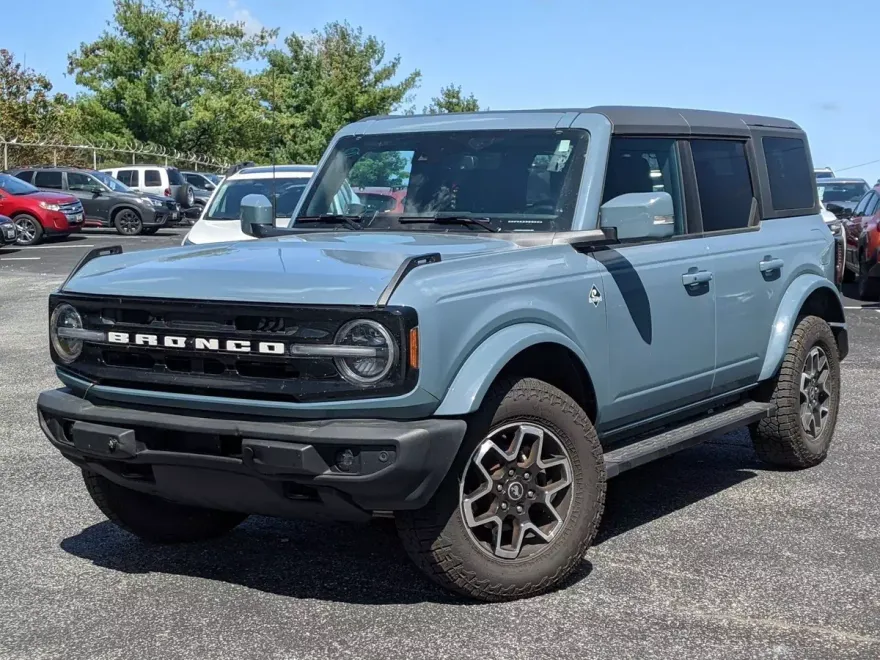 2023 Ford Bronco Outer Banks First Edition photo 1