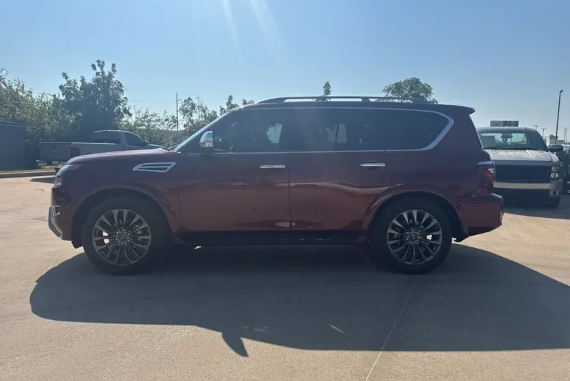 2023 Nissan Armada Platinum photo 1