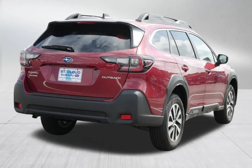 2025 Subaru Outback Premium photo 1