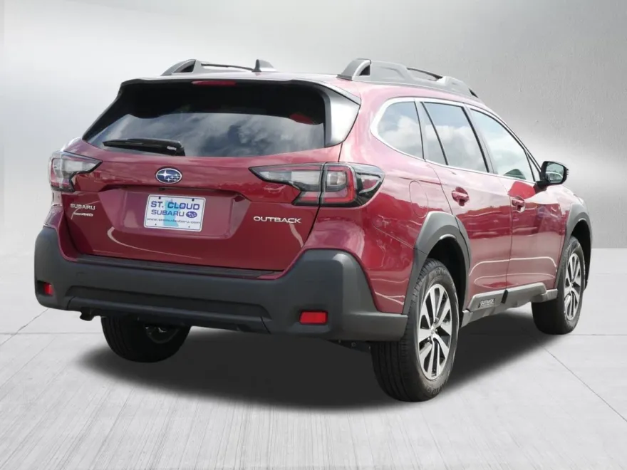 2025 Subaru Outback Premium photo 1