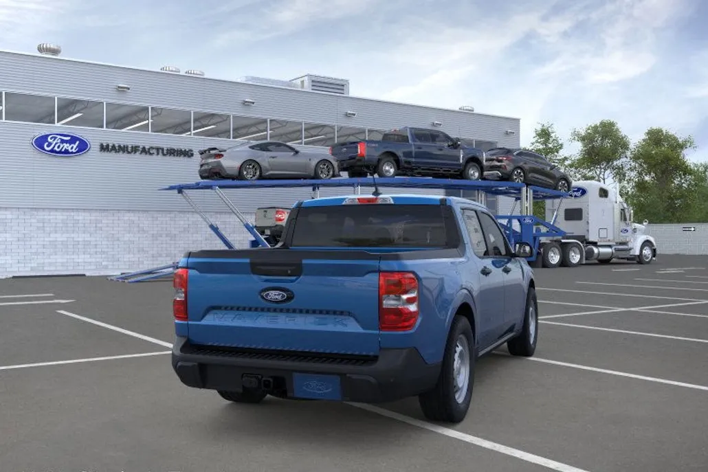 2025 Ford Maverick XL photo 1