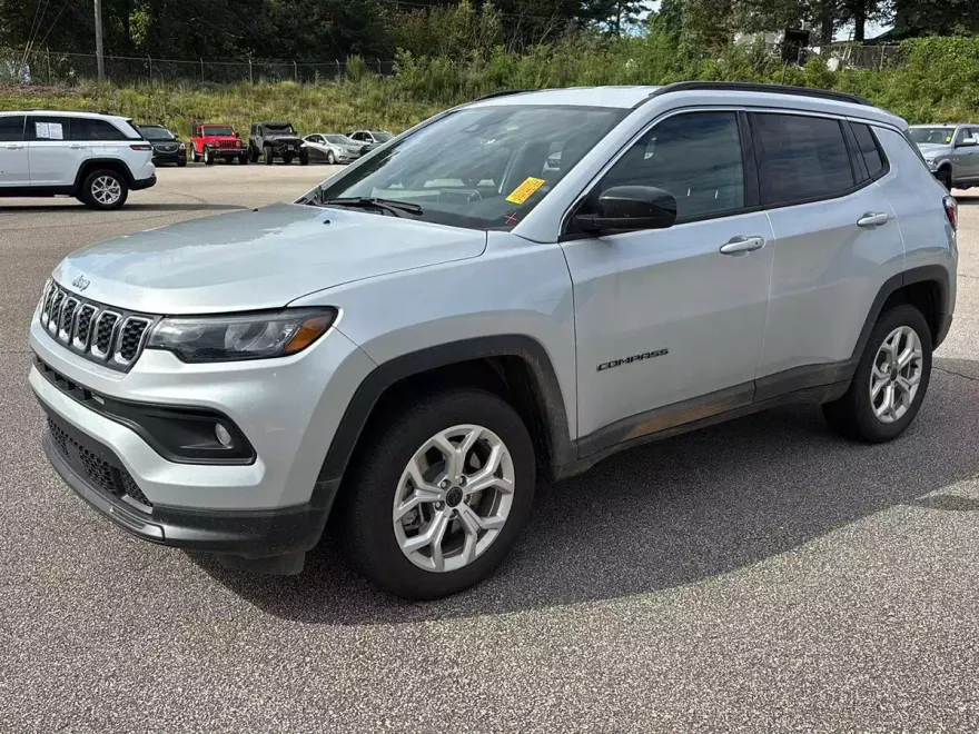 2025 Jeep Compass Latitude photo 1