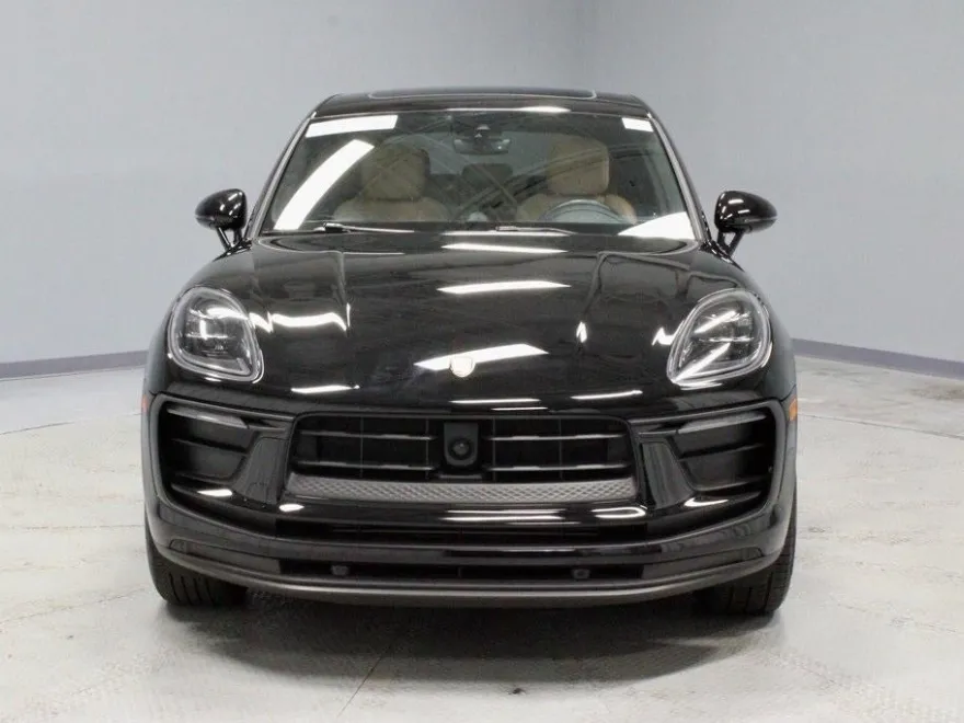 2023 Porsche Macan Base photo 1