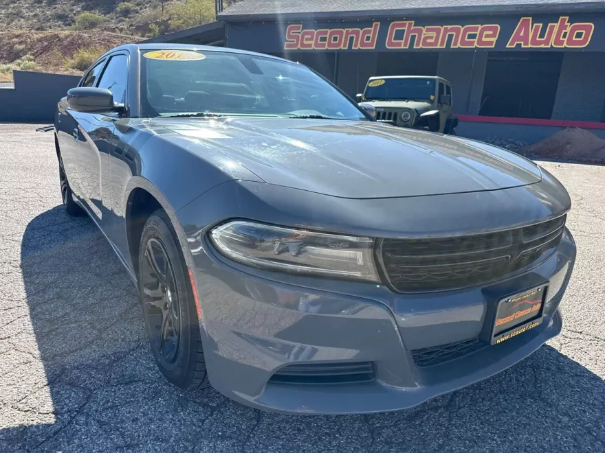 2019 Dodge Charger SXT photo 1
