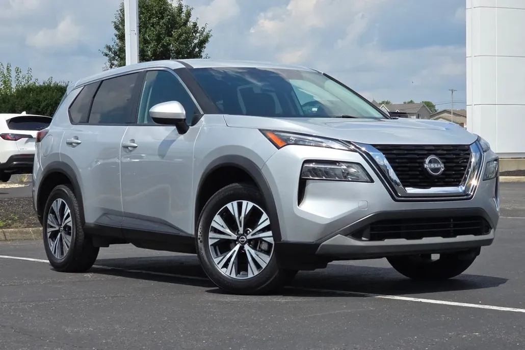 2023 Nissan Rogue SV photo 1