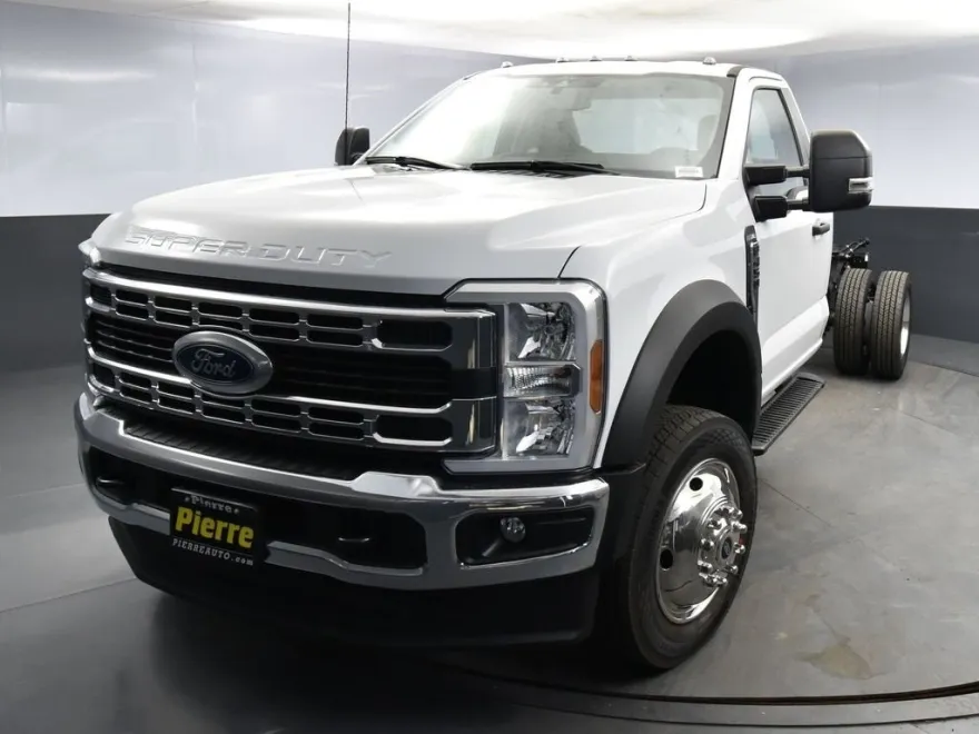 2024 Ford F-450 photo 1