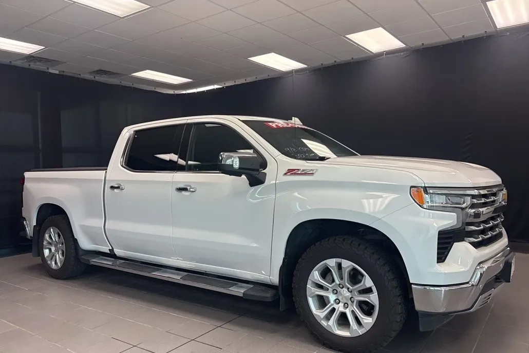 2023 Chevrolet Silverado 1500 LTZ photo 1