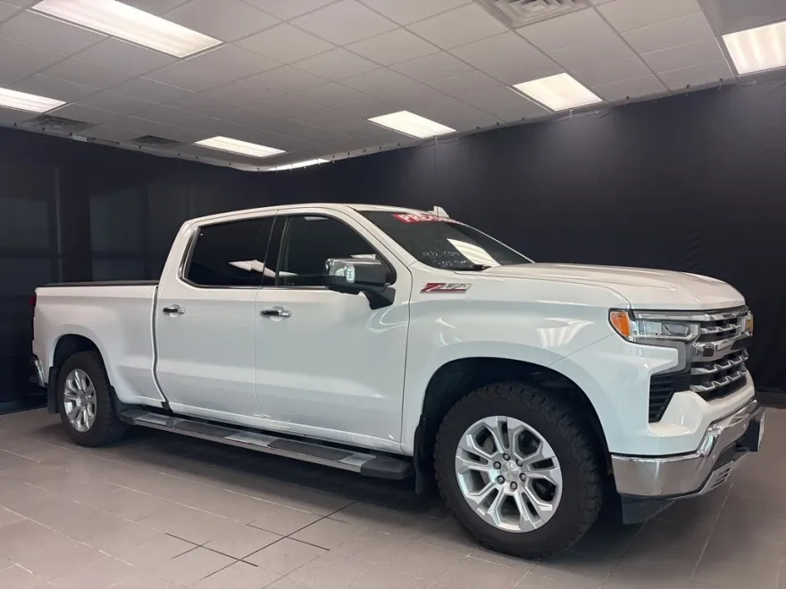 2023 Chevrolet Silverado 1500 LTZ photo 1