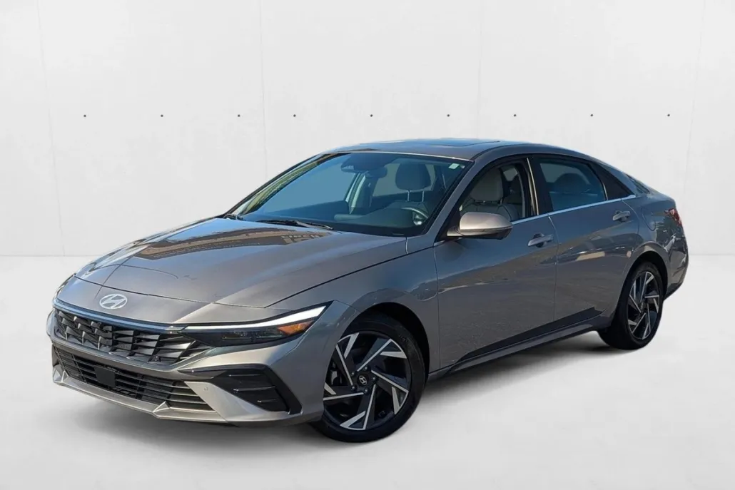 2024 Hyundai Elantra Limited photo 1