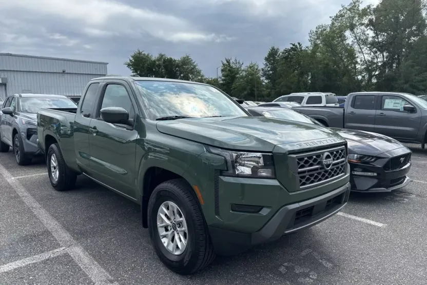 2024 Nissan Frontier SV photo 1