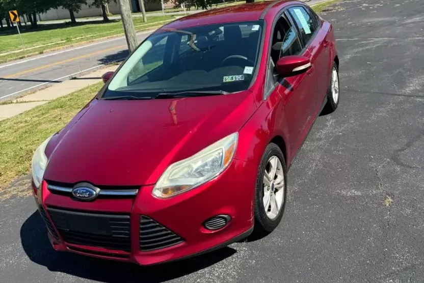 2014 Ford Focus Sedan photo 1