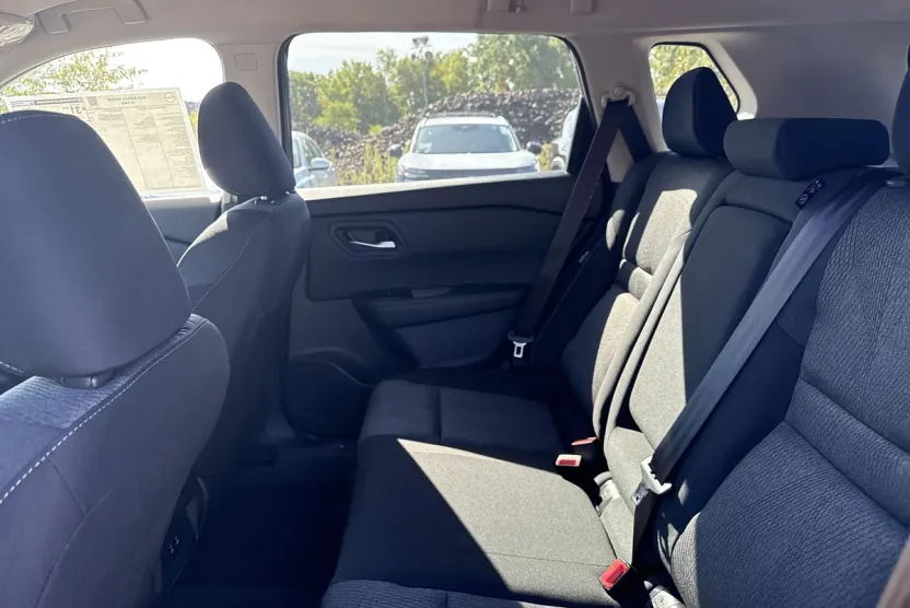 2026 Nissan Rogue SV photo 1