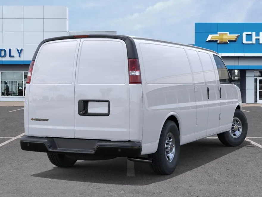 2025 Chevrolet Express Cargo 3500 photo 1