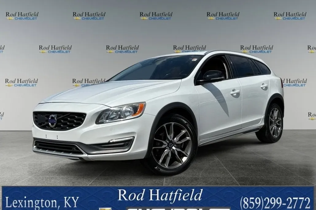 2015 Volvo V60 Premier R-Design photo 1