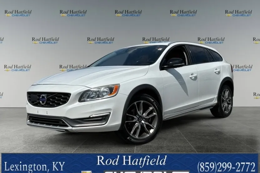 2015 Volvo V60 Premier R-Design photo 1