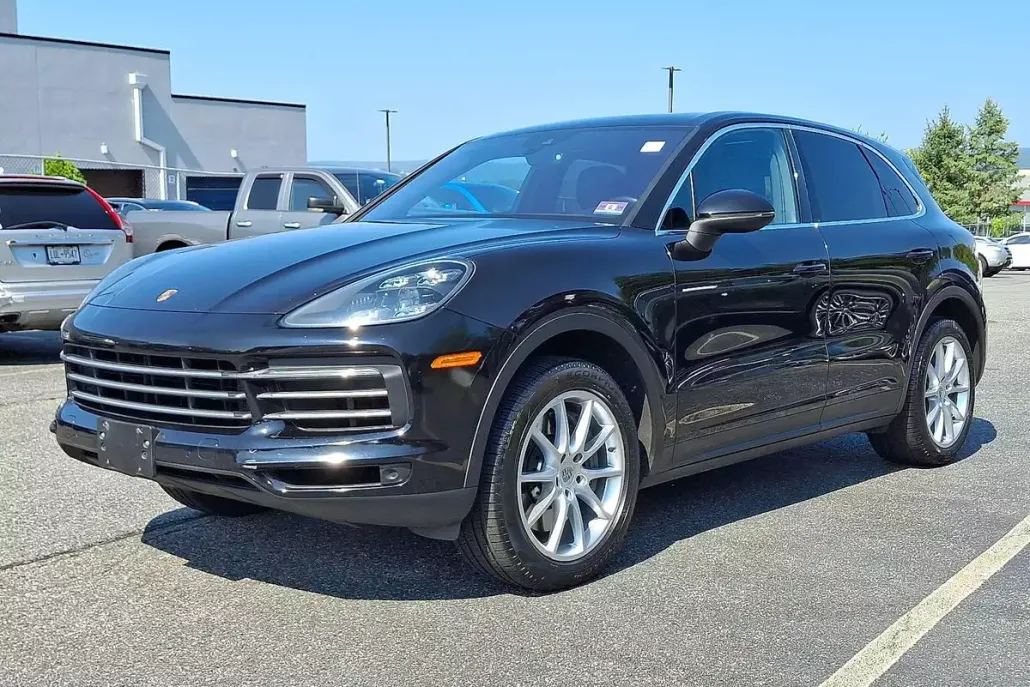 2019 Porsche Cayenne S photo 1