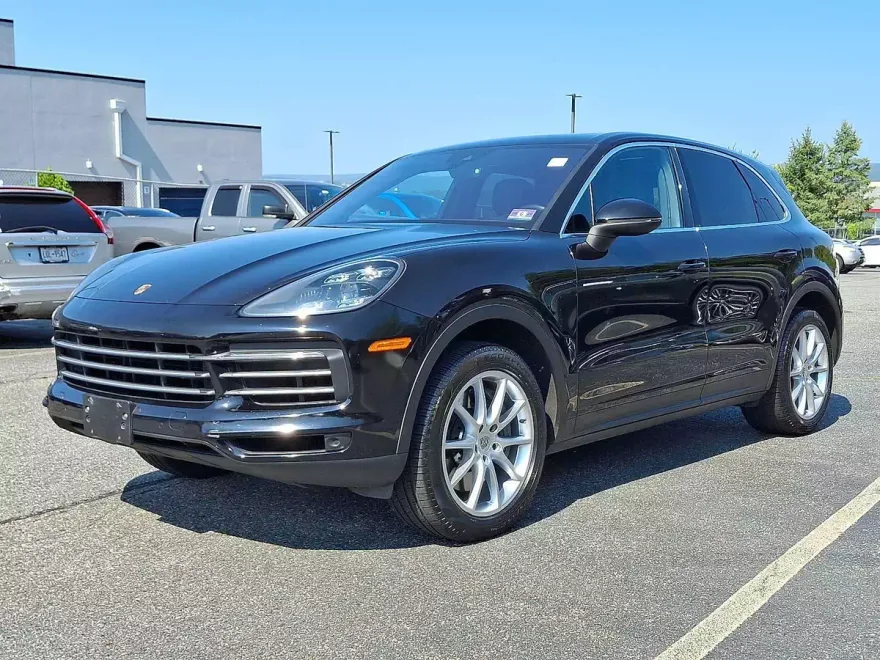 2019 Porsche Cayenne S photo 1