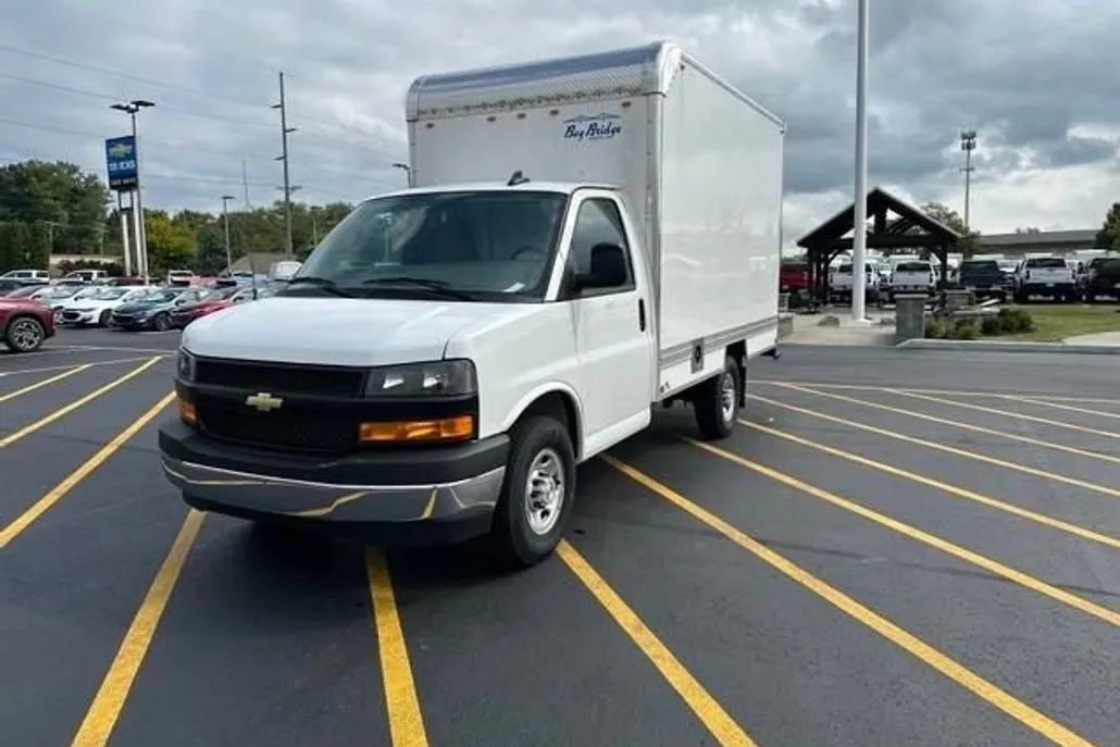 2024 Chevrolet Express 3500 Cutaway Van photo 1