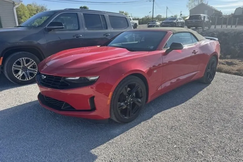 2024 Chevrolet Camaro 1LT photo 1