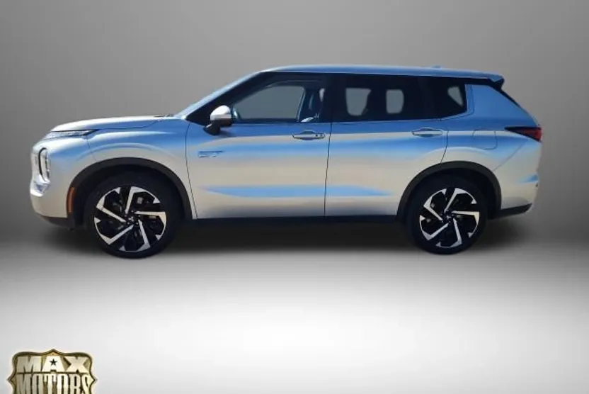 2023 Mitsubishi Outlander PHEV SE photo 1