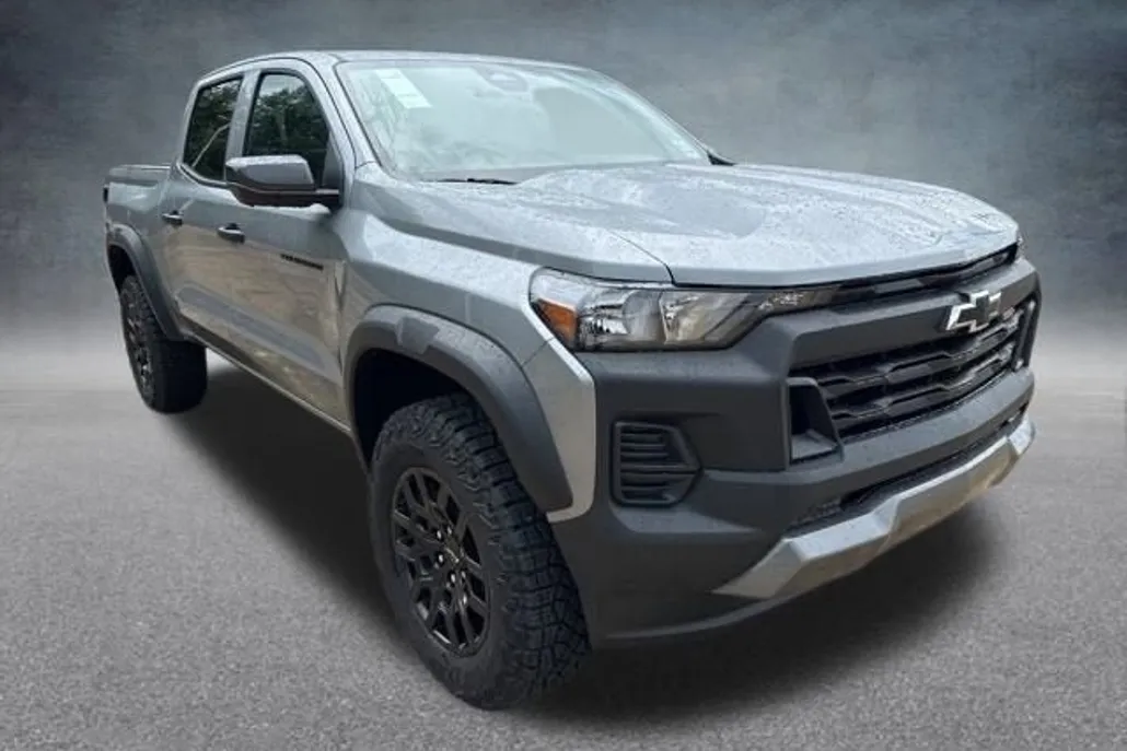 2025 Chevrolet Colorado Trail Boss photo 1
