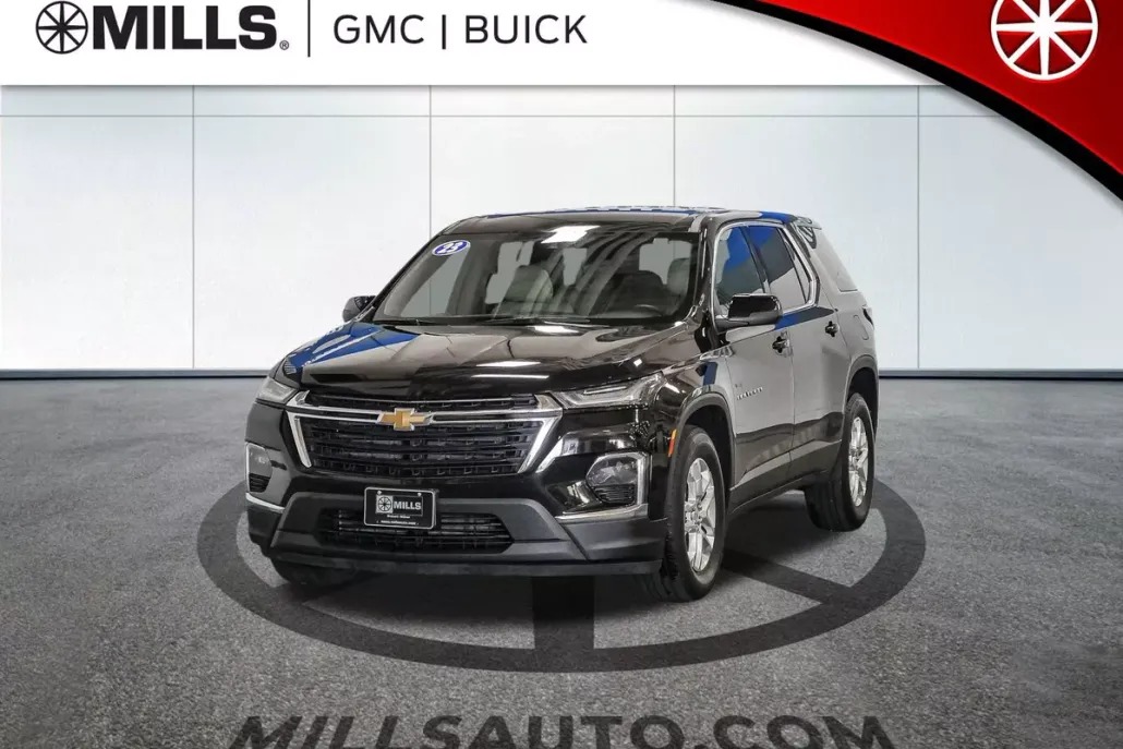 2023 Chevrolet Traverse LS photo 1