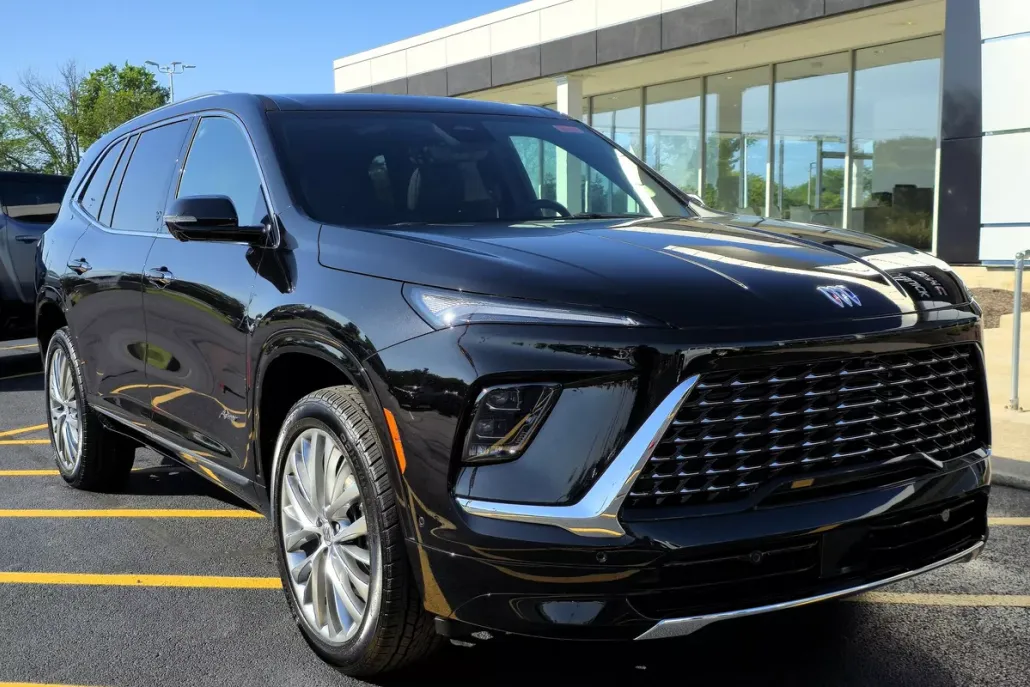 2025 Buick Enclave Avenir photo 1