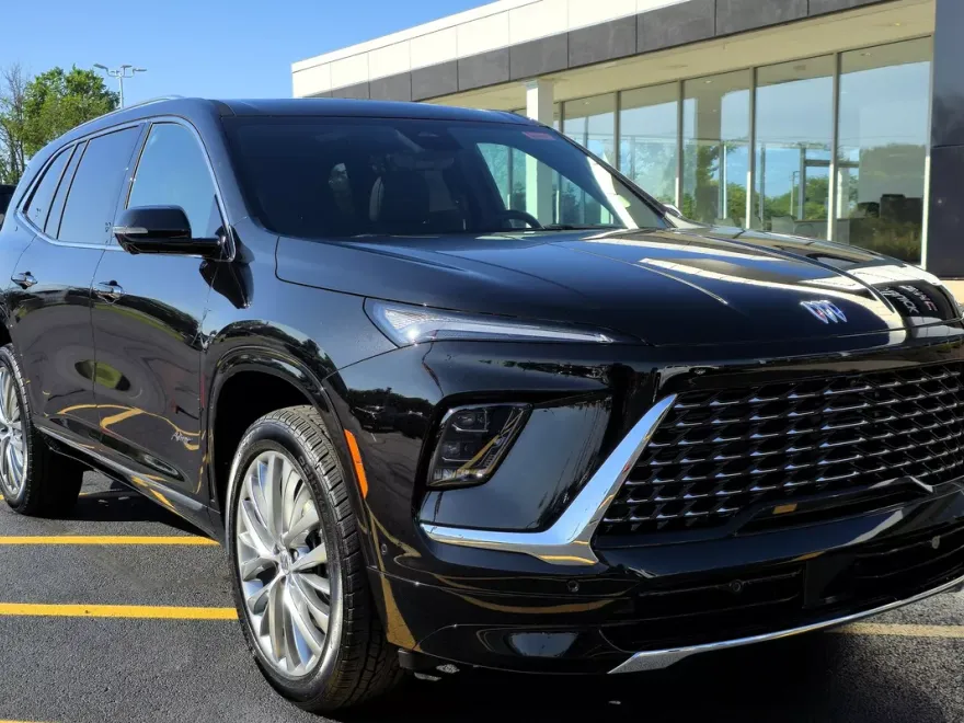 2025 Buick Enclave Avenir photo 1