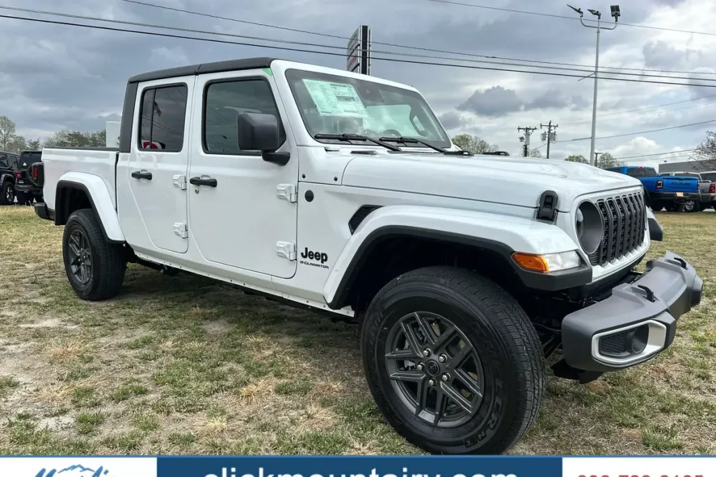 2025 Jeep Gladiator Sport S photo 1