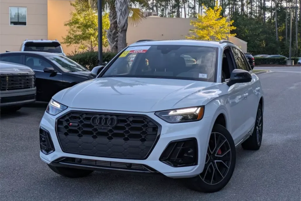 2025 Audi SQ5 Premium Plus photo 1