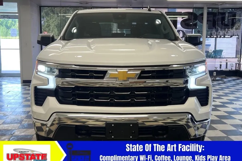 2023 Chevrolet Silverado 1500 LT photo 1