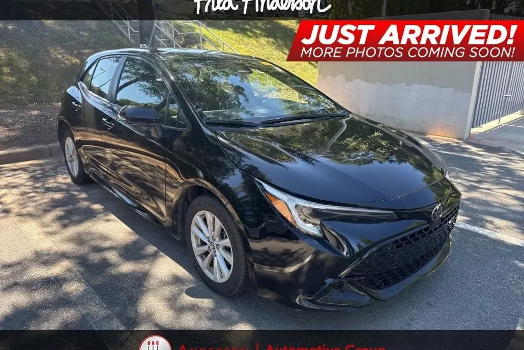 2023 Toyota Corolla SE photo 1