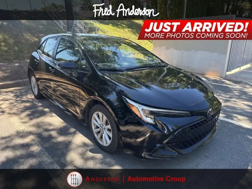 2023 Toyota Corolla SE photo 1