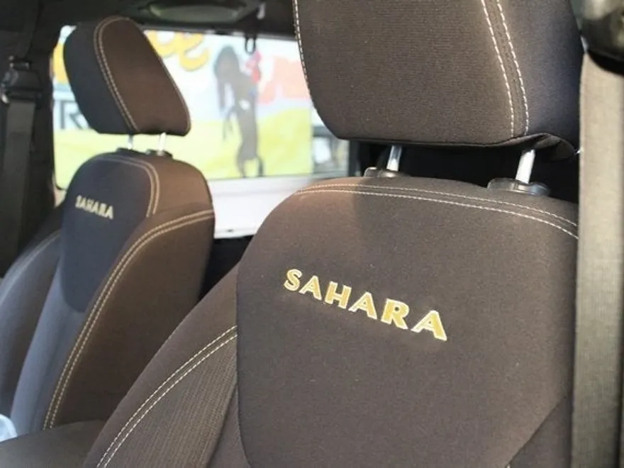 2014 Jeep Wrangler Sahara photo 10