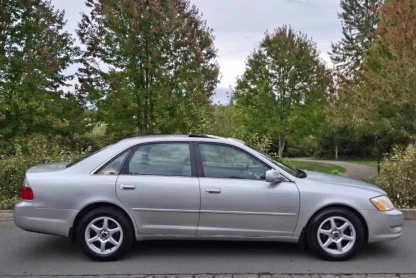 2003 Toyota Avalon XLS photo 1