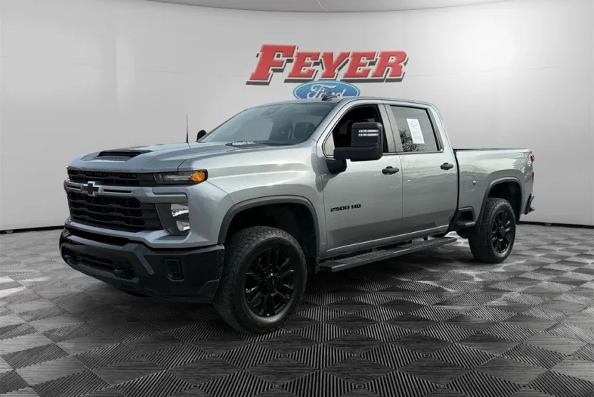 2024 Chevrolet Silverado 2500HD Custom photo 1