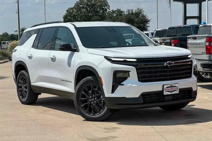 2026 Chevrolet Traverse photo 1