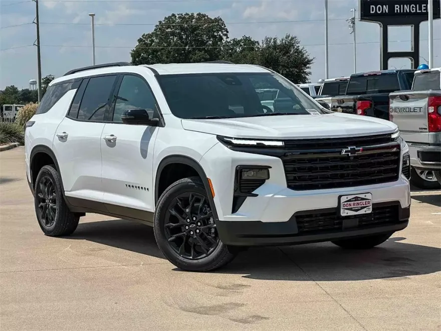 2026 Chevrolet Traverse photo 1