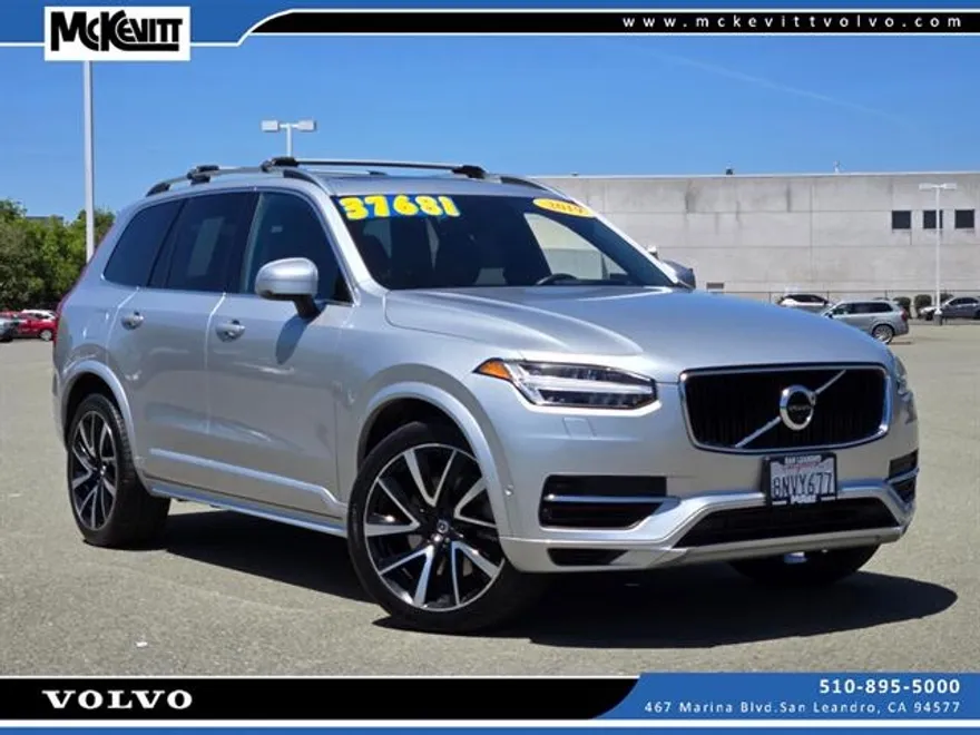 2019 Volvo XC90 Momentum photo 1