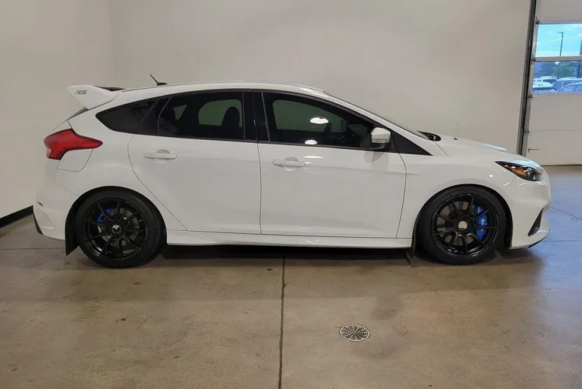 2017 Ford Focus RS photo 1