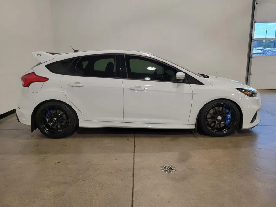 2017 Ford Focus RS photo 1
