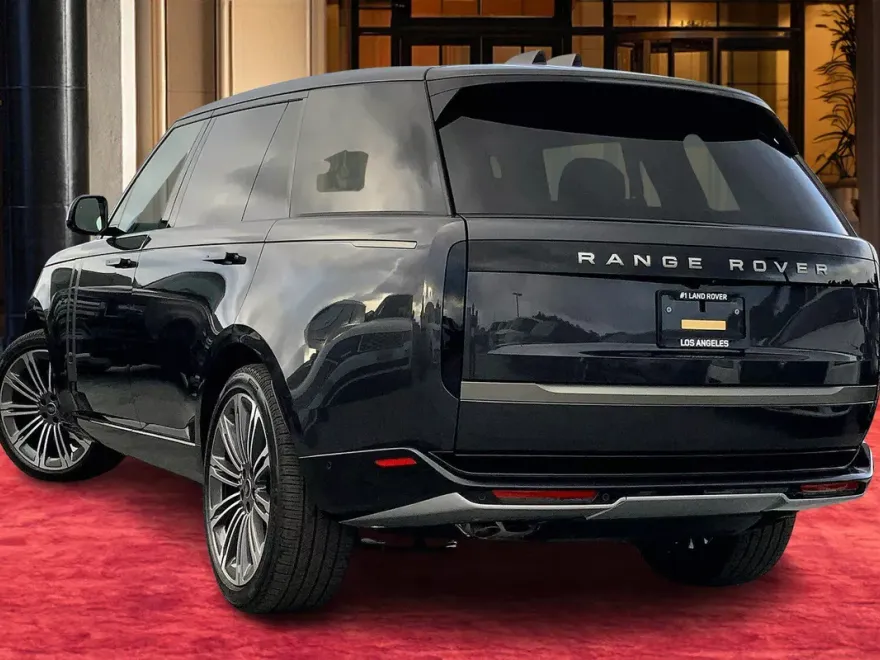 2025 Land Rover Range Rover SE photo 1