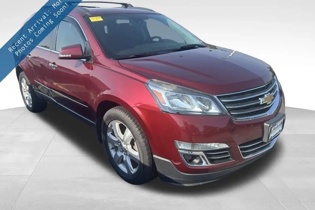 2017 Chevrolet Traverse Premier photo 1