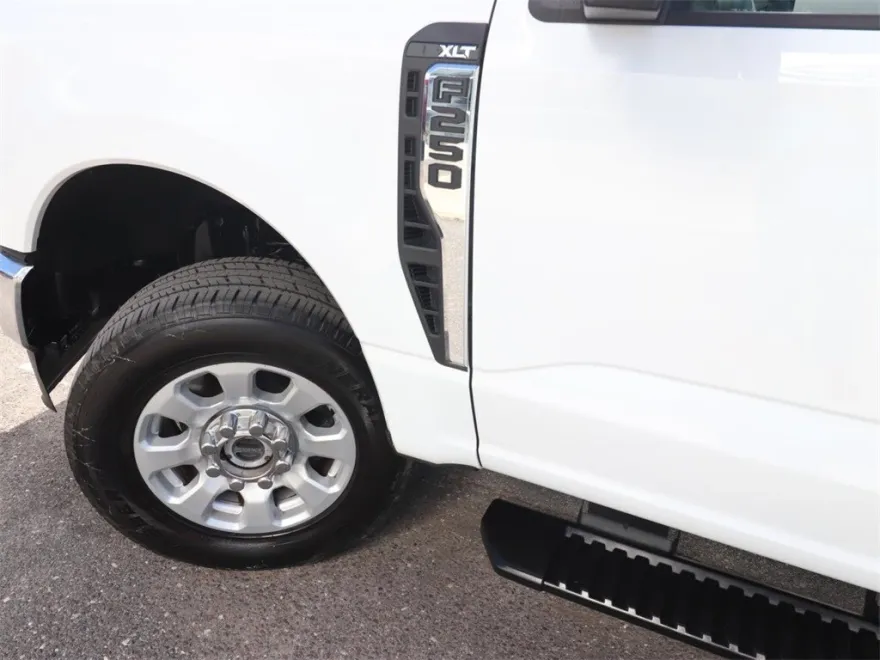 2024 Ford F-250 XLT photo 1