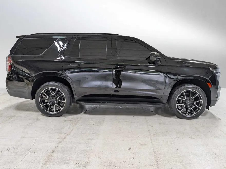 2023 Chevrolet Tahoe RST photo 1