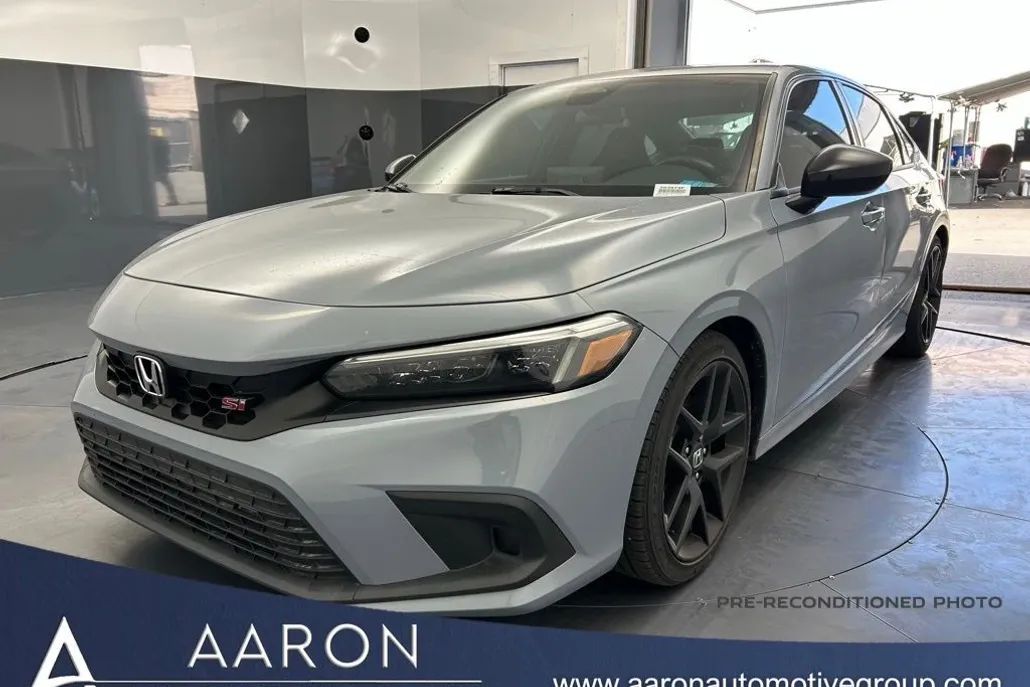 2022 Honda Civic Si photo 1